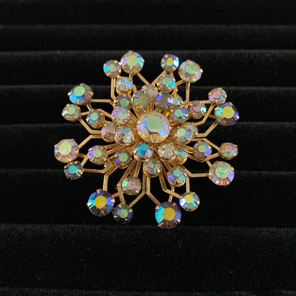 Vintage women brooch